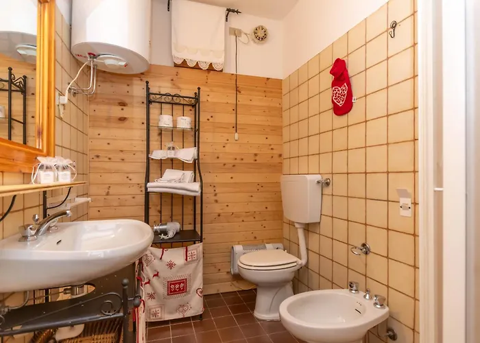 Anna Apartman Masare